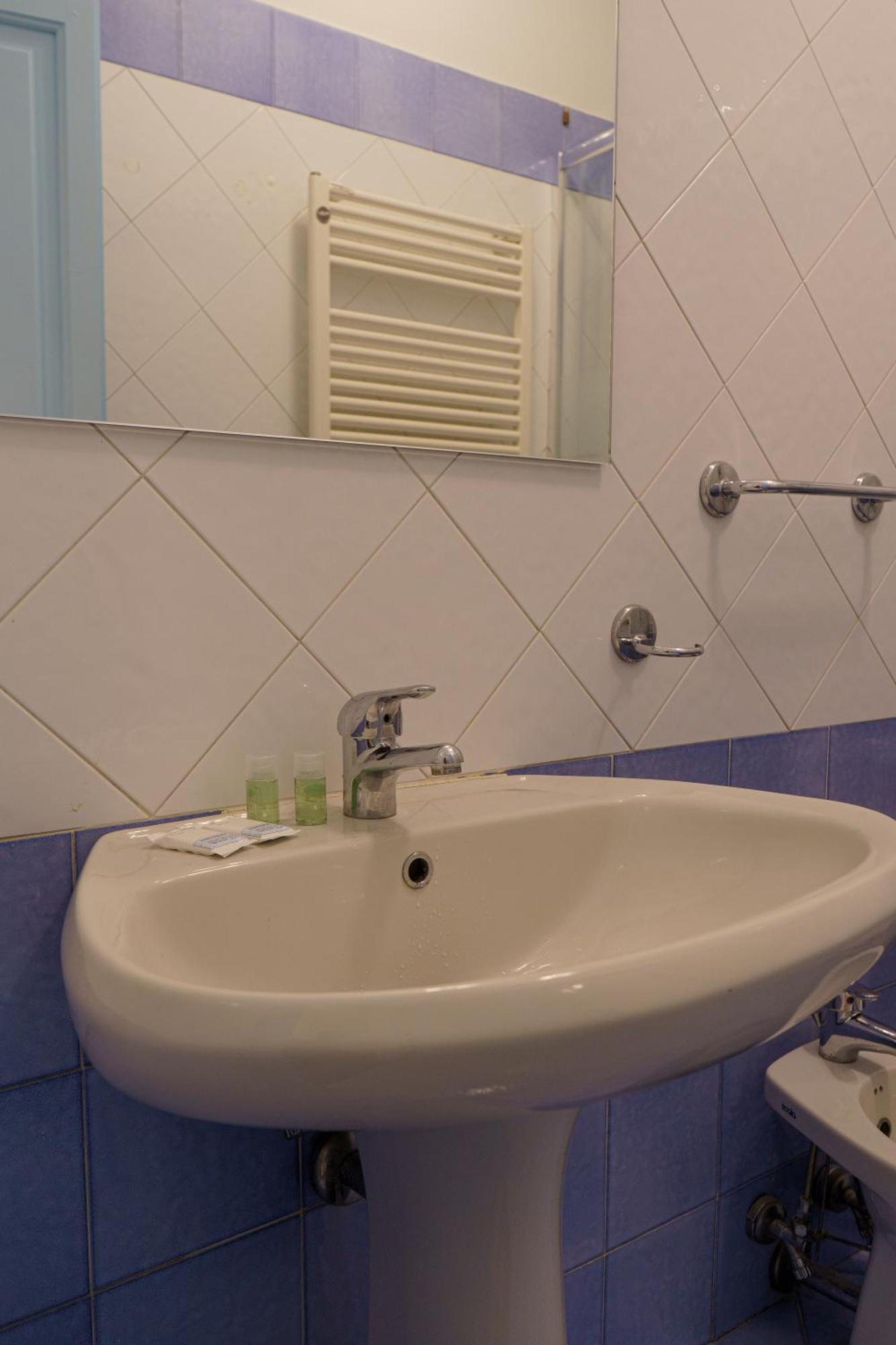 1 Bedroom In The Center *